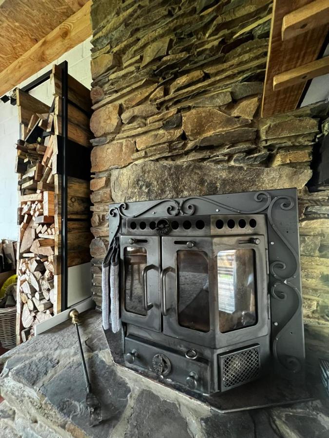 La Cabane D'Helie - Cottage En Pleine Foret - Domaine Du Bonsoy Hastiere-par-dela Exteriör bild